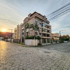 Apto El Shadday 304 Cento E Cinquenta Metros Do Mar Apartamento